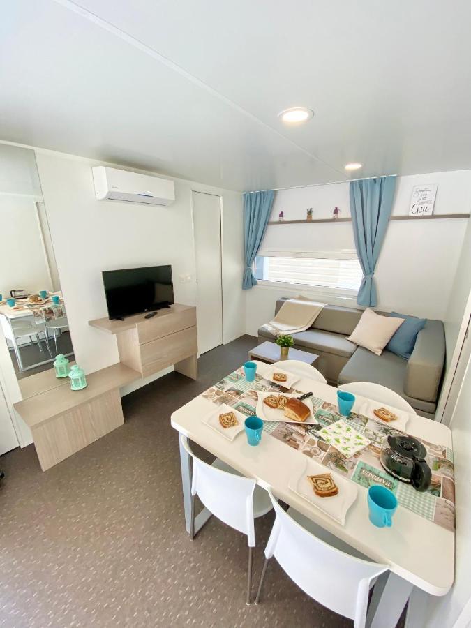 Mobile Homes Malu Biograd Na Moru Ngoại thất bức ảnh