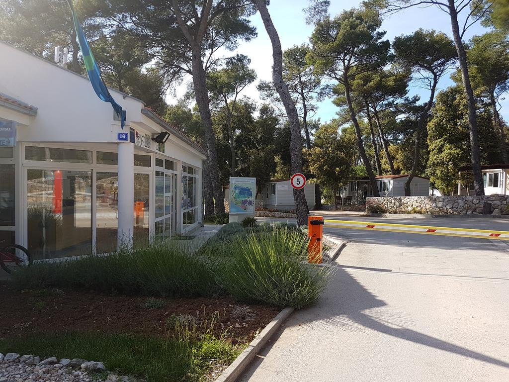 Mobile Homes Malu Biograd Na Moru Ngoại thất bức ảnh